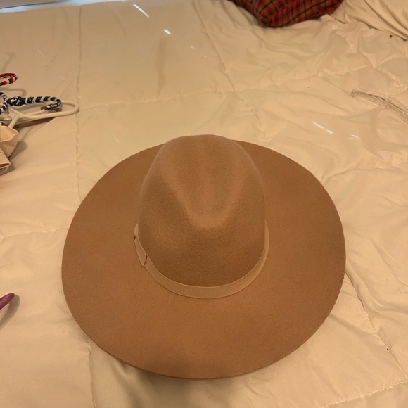 Express Tan Felt Hat with cream hat band - Picture 2 of 3